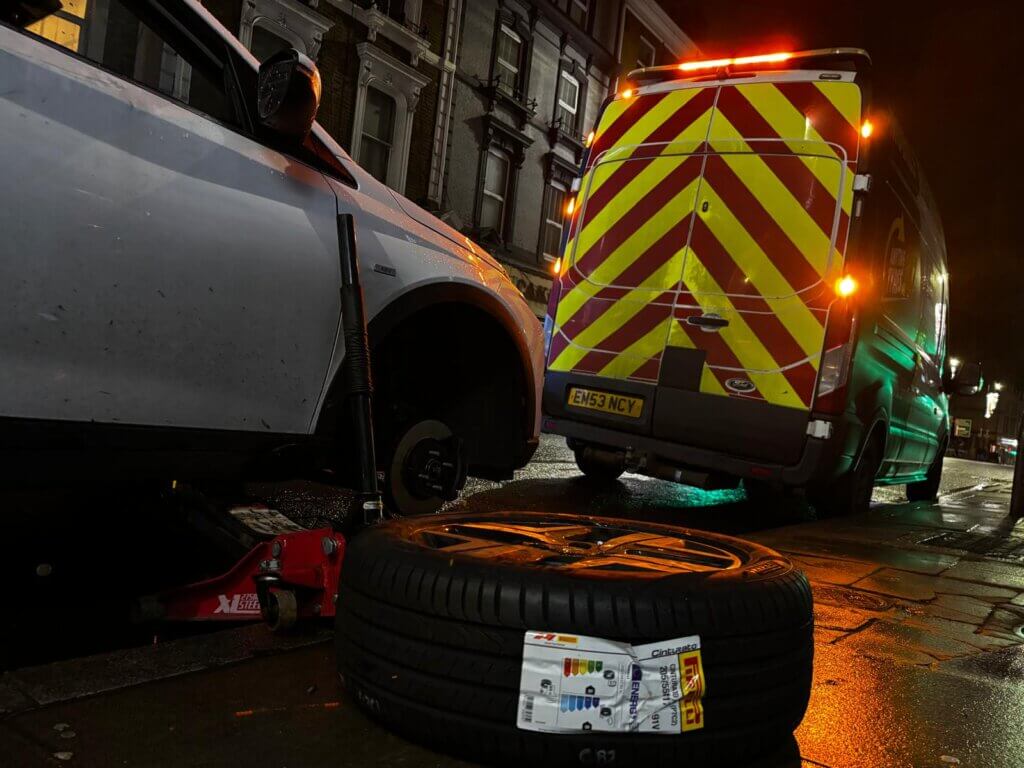 24 Hour Emergency mobile tyres
