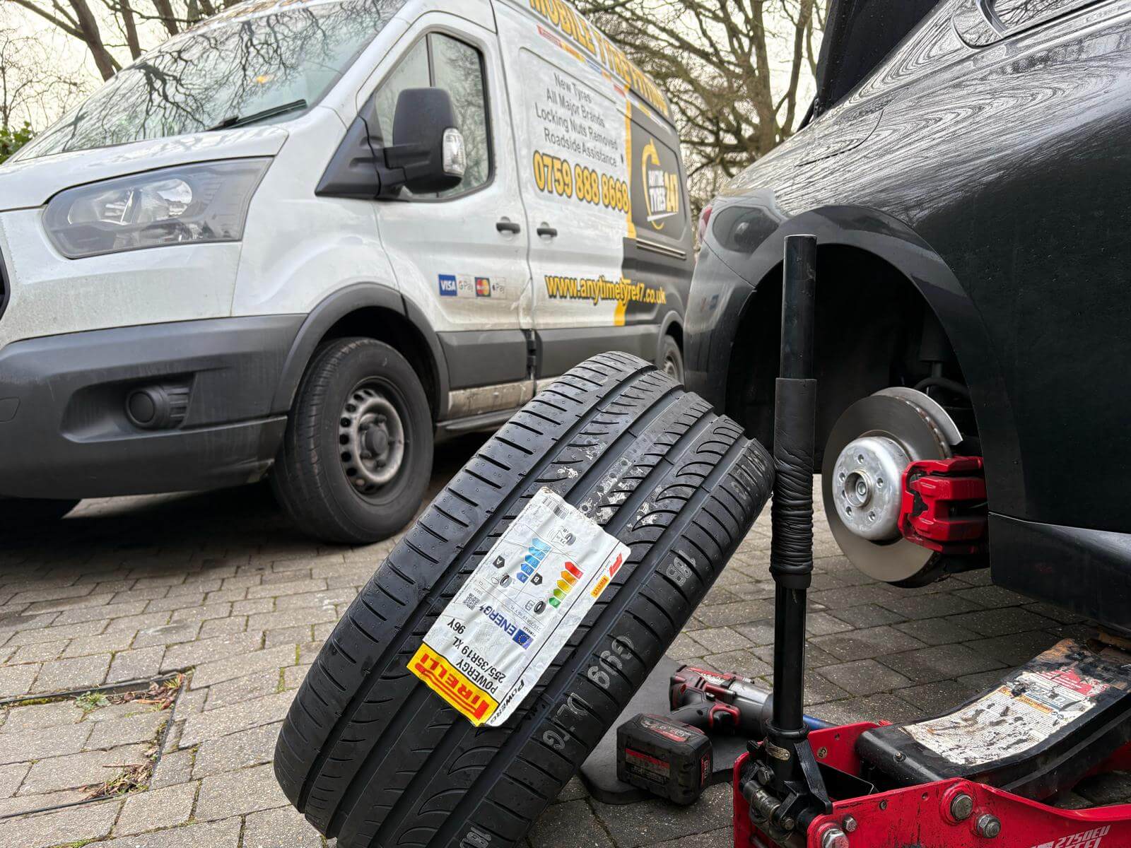 Mobile Tyre Fitter and tyre replacement {area}